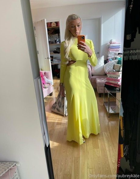 blonde milf big tits onlyfans free naked pic