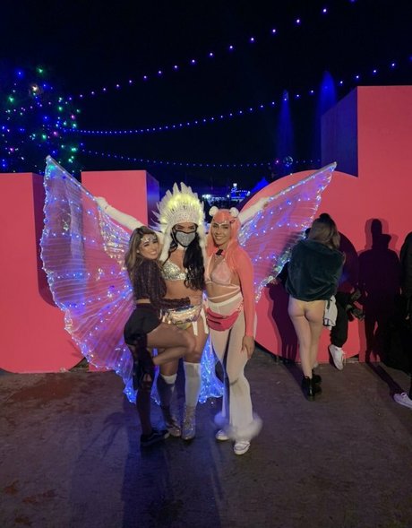 erikkamar_ model sexy pic