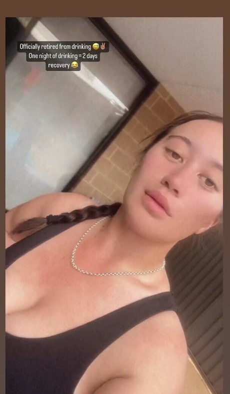 lyn ahayz nudes model picture