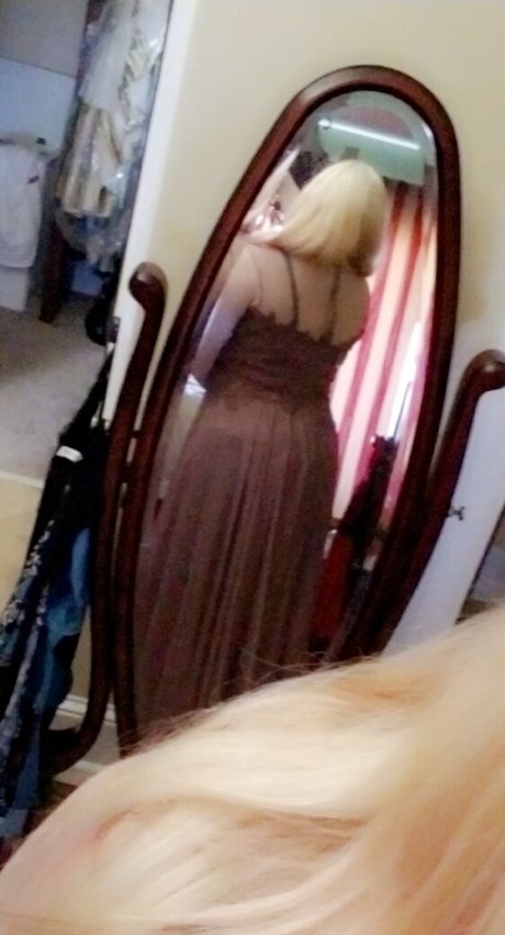 amateur mom onlyfans free naked photo