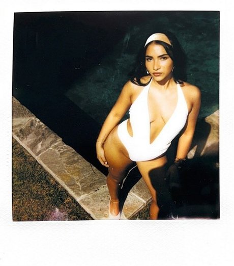 Sienna Mae Gomez nude pornstar image