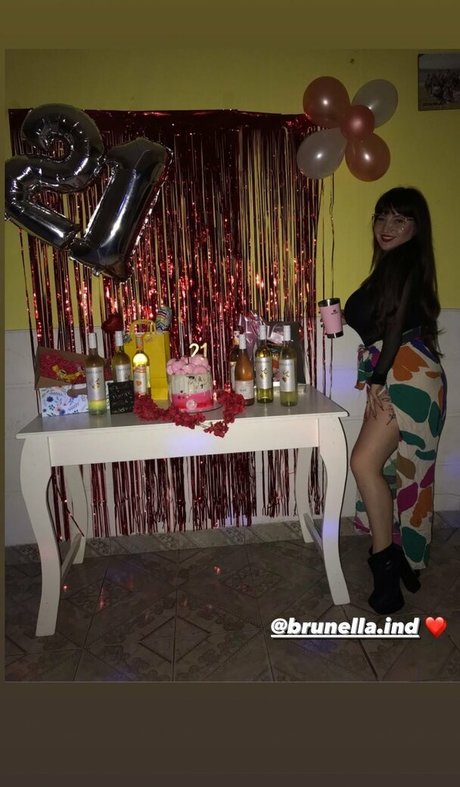 amateur mom onlyfans art naked galleries