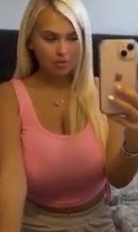 Shauni Scanlan model pretty picture