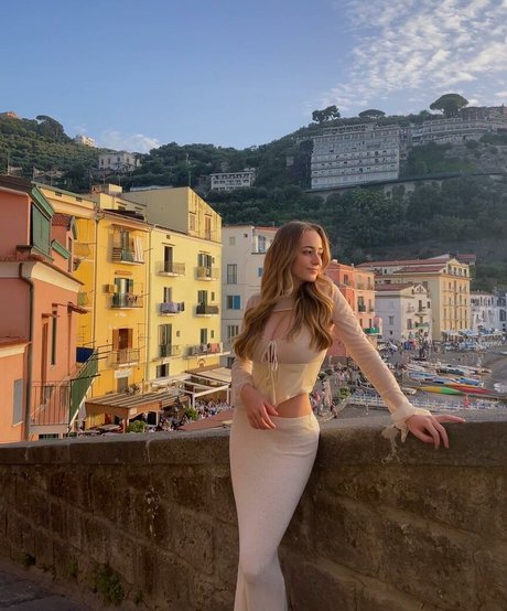 Charlotte Bregman free star gallery