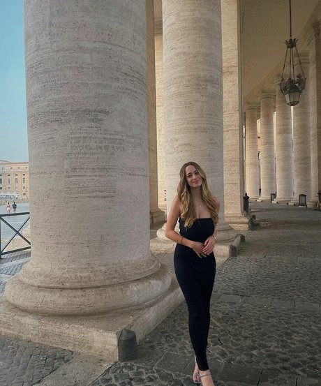 Charlotte Bregman porn model images