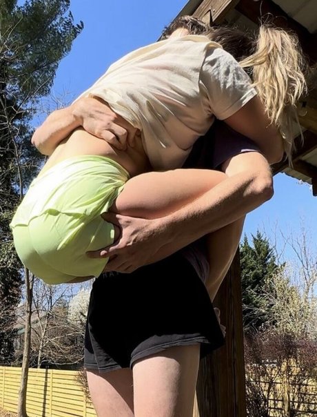 Liz Equals ASMR model nude pictures