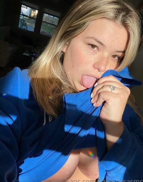 Liz Equals ASMR sexy actress pictures