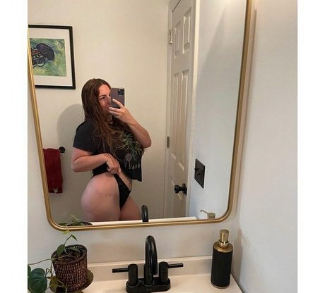 dark nipples onlyfans top picture