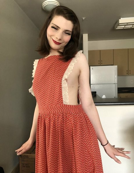 Abkazias model exclusive image