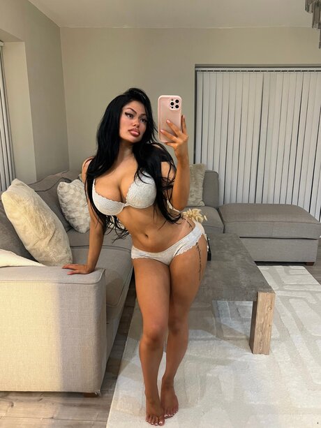 Hollyydollyy nudes star pics