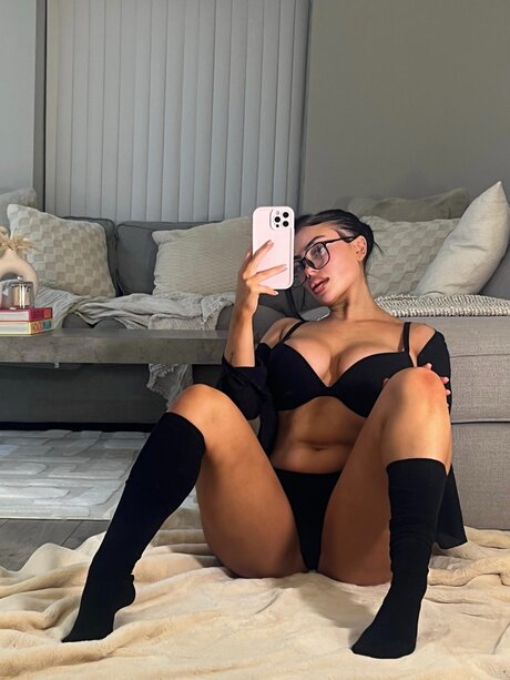 Hollyydollyy model top archive