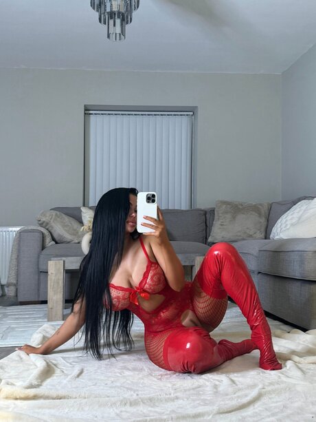 Hollyydollyy hot actress galleries