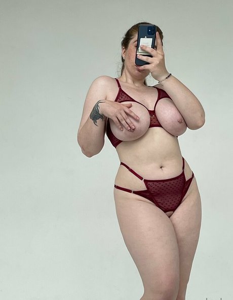 navernoedasha nudes star image