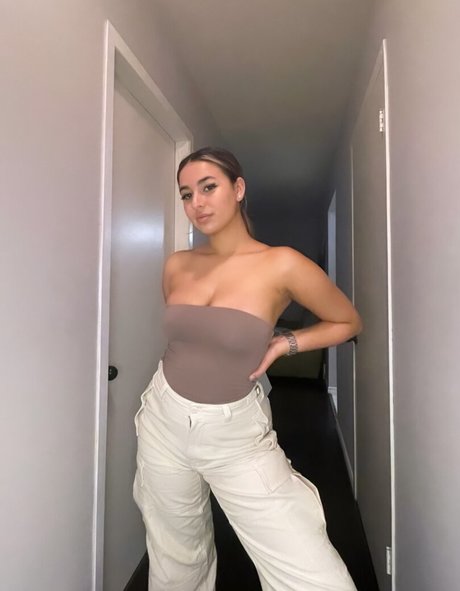 Kyla Romero model hd photos