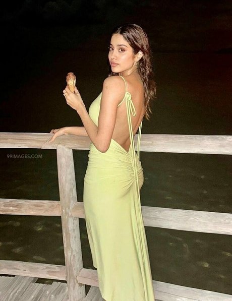 Janhvi Kapoor adult star images