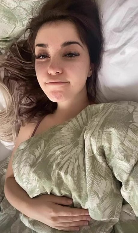 Anni The Duck pornstar erotic gallery