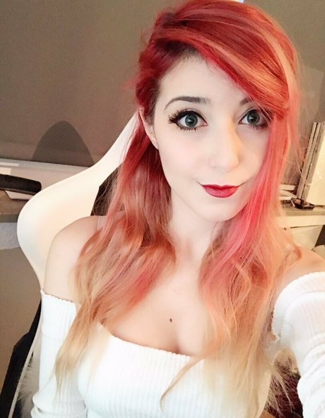 Anni The Duck xxx pornstar photos