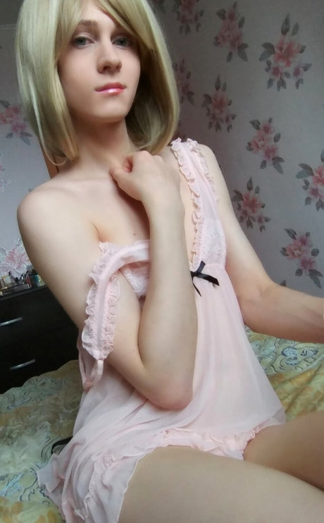 Vejenity model nude picture