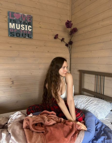 Mettaass art actress photo