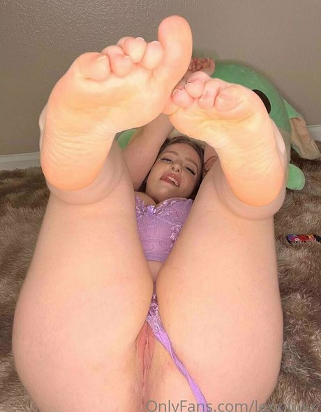 lexxiluxx nudes model image