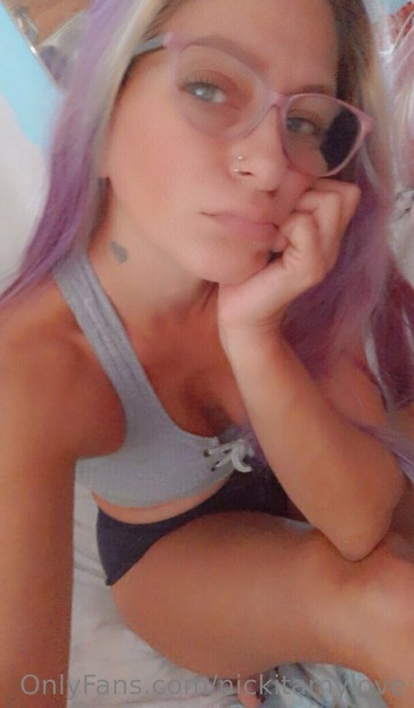 nickitamylove sexy actress photo