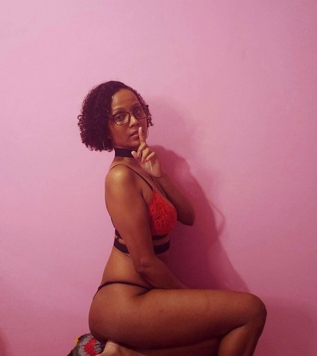 female popular onlyfans free naked pictures