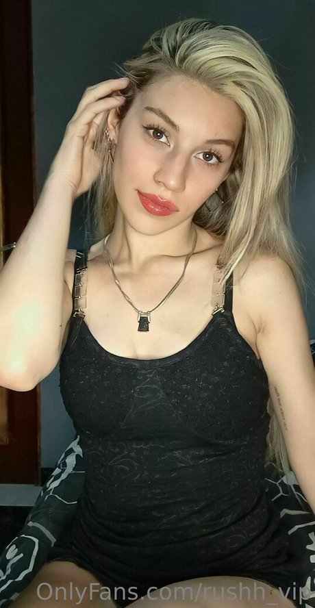 rushh vip model top photo