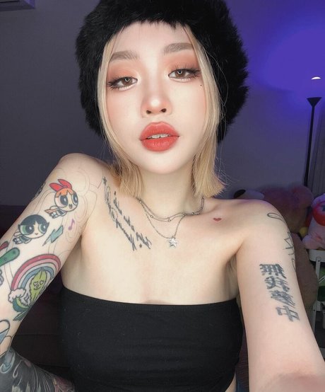 missmozzi sex model pics