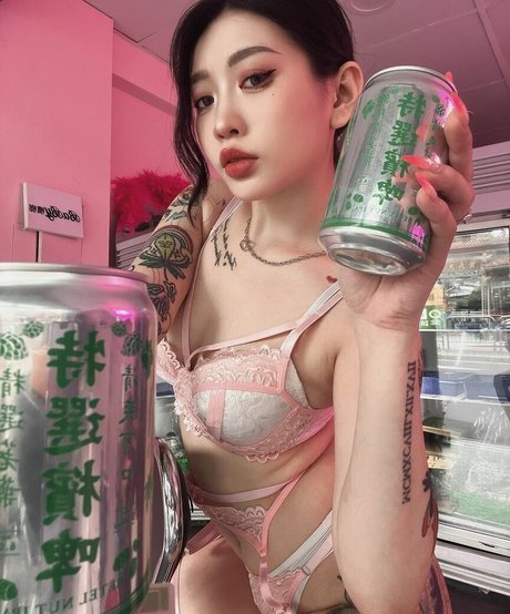 missmozzi model exclusive pic