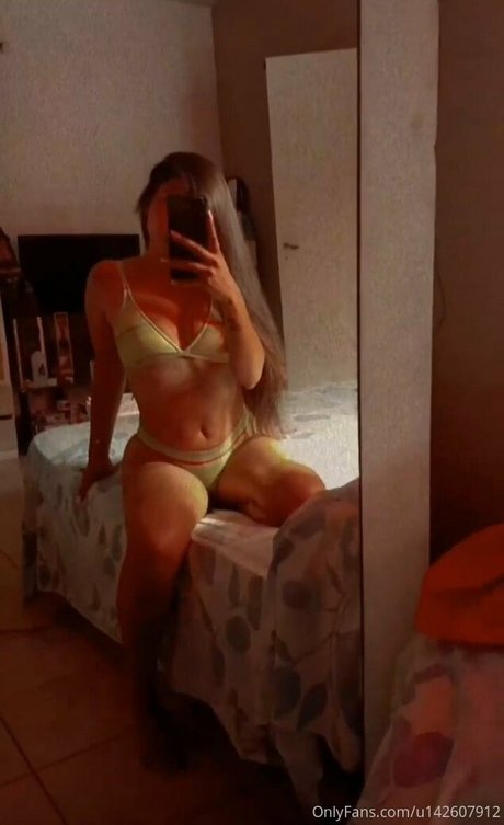 blonde babe onlyfans free photos