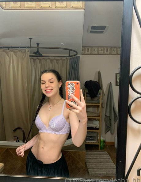 leahh hh art actress galleries