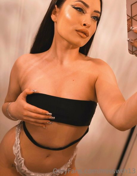 Arielleflame pornographic model photos