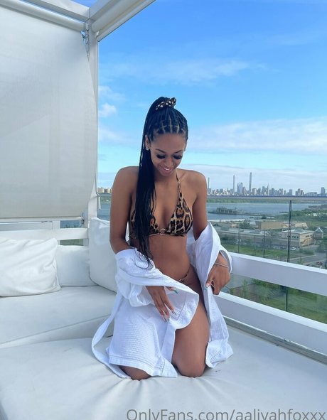 aaliyahfoxxx nude star pics