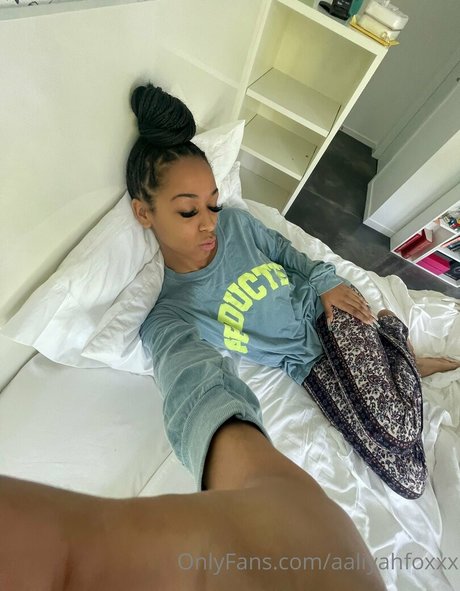 aaliyahfoxxx pornstar naked picture