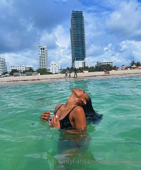 aaliyahfoxxx model pornographic pic