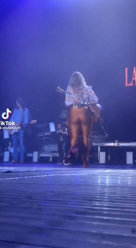 Lainey Wilson sexy pornstar archive