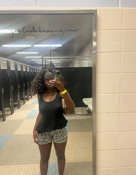 denixsarifree nice model pics