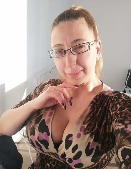 Aurica Velcota star nude pics