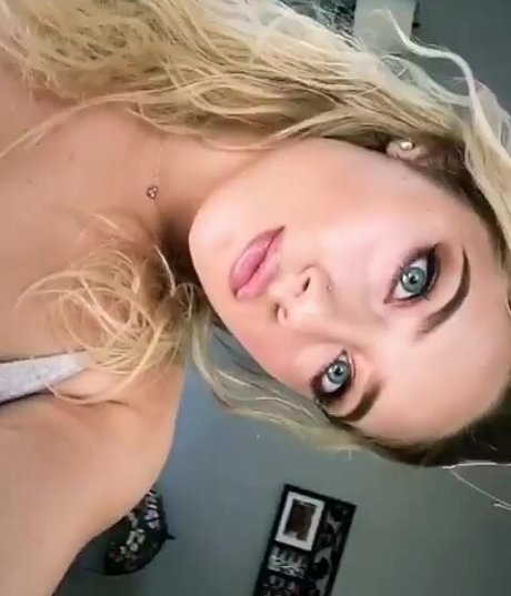 big tits mom onlyfans pretty pic