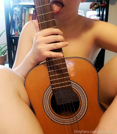 elizzieclaire erotic pornstar pic