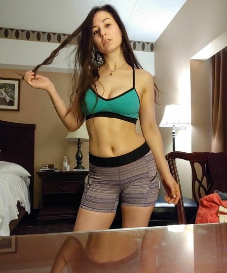 Zehava Glazier star adult img