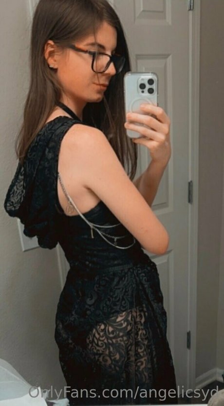 petite girls onlyfans sexy photos