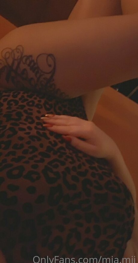 mia mii naked actress photos