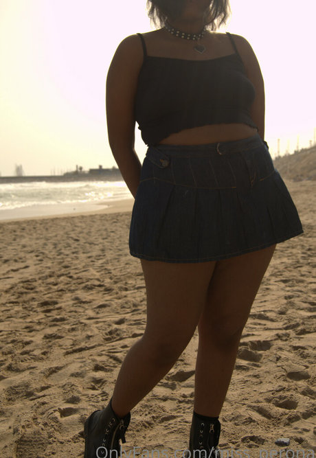 ebony smoking onlyfans free nude gallery