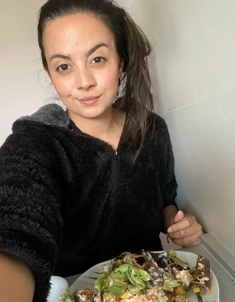 mialove1126 pornographic actress pic