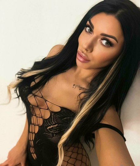 barbie33 hot model image