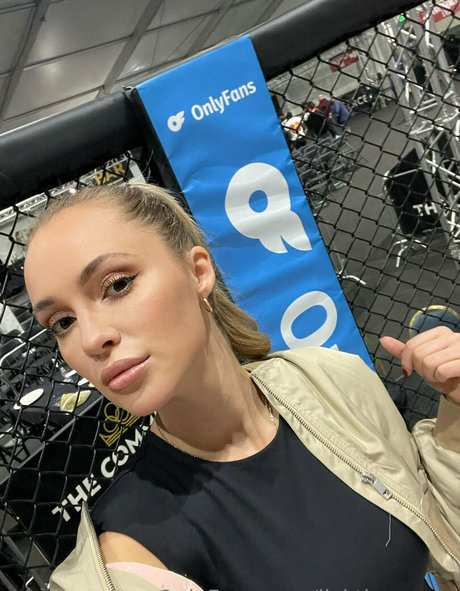 lickthespoon nudes actress image