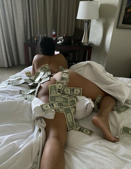 natalienunn naked actress pics