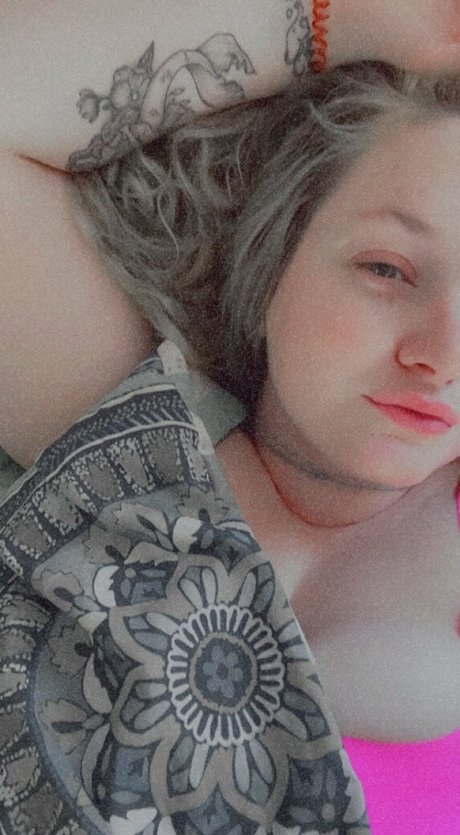 manderlyn143 free star img