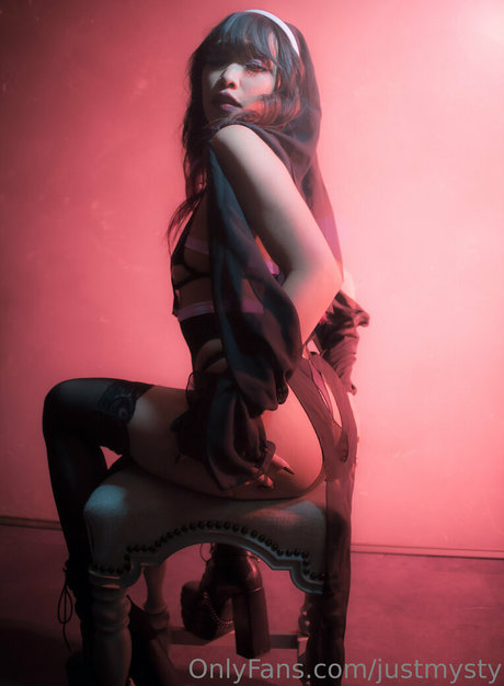 femdom facesitting onlyfans nude picture